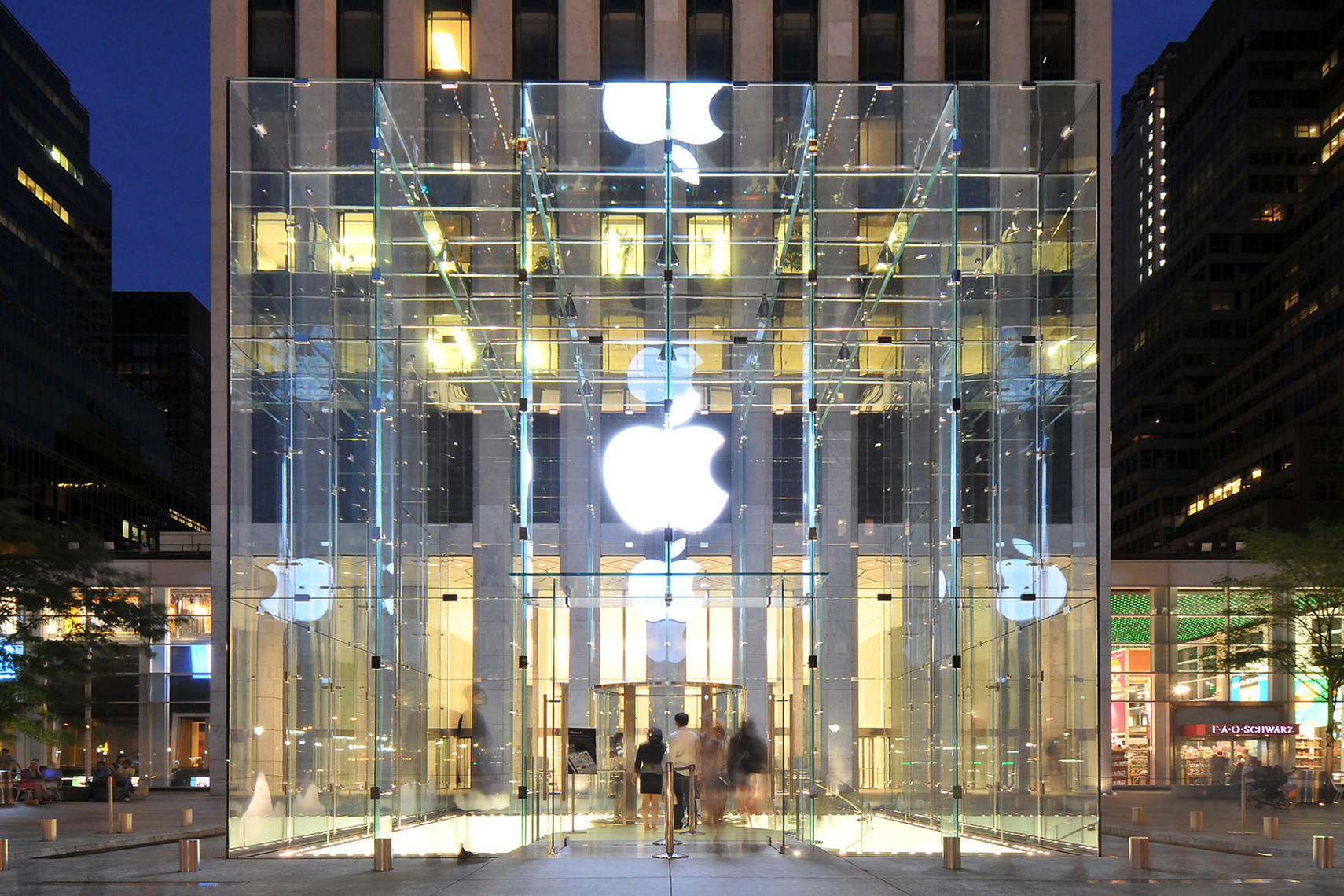 5th-Ave-Apple-Store_Web